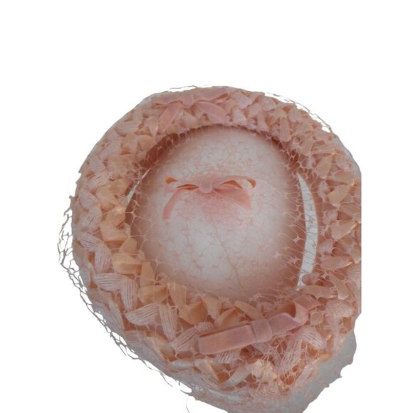 Vintage Womens Pink Pillbox hat w/ netting and bows woven design - Picture 4 of 5